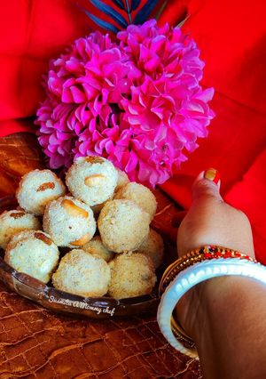 A picture of Sooji amul ladoo.