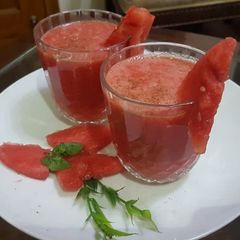 A picture of Watermalon juice.