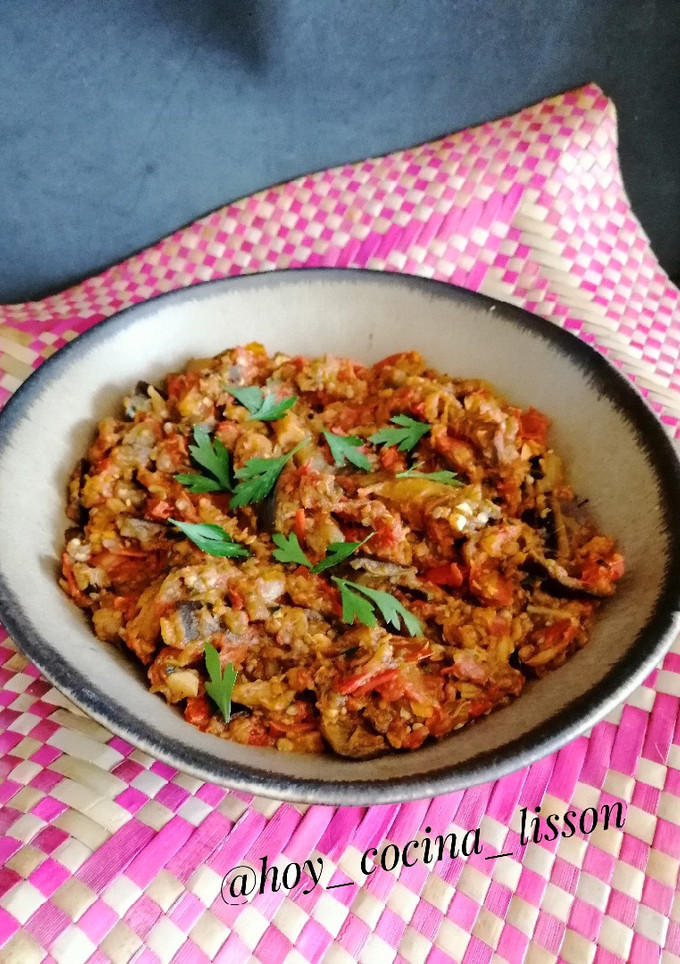 Una foto de Zaalouk (ensalada marroquí de berenjena)