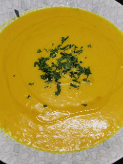 Una foto de Crema de calabaza especiada