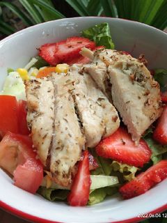 Foto resep Salad Rosemary Roasted Chicken🌿🌺