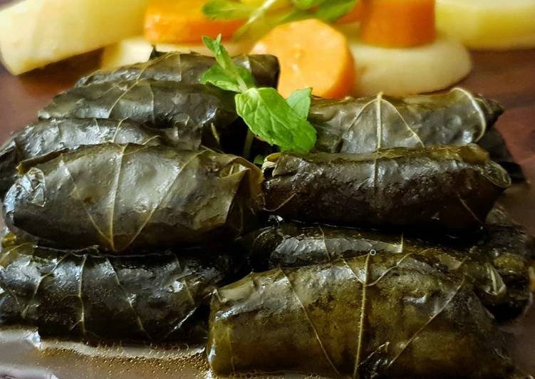 ورق عنب بزيت