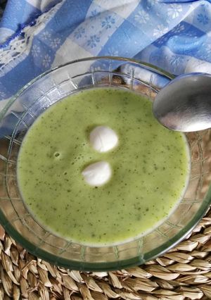 Una foto de Crema de calabacín y Mozzarella