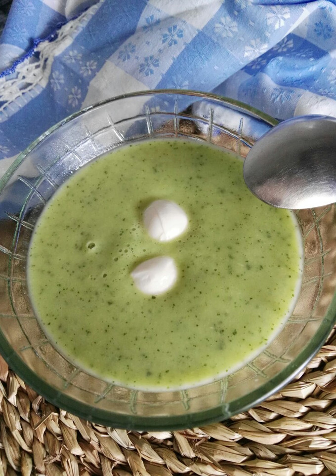 Una foto de Crema de calabacín y Mozzarella