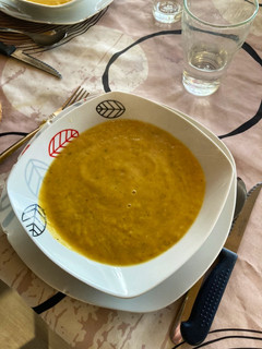 Una foto de Crema de verduras sin nata, ni polvos, ni caldos prefabricados y rica rica 😋