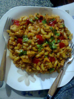 A picture of Spicy chicken macaroni.