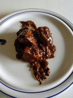 Una foto de Pechuga de pollo en salsa de chocolate