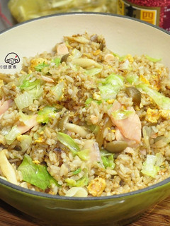 煙燻鮭魚炒飯 的食譜成品照片