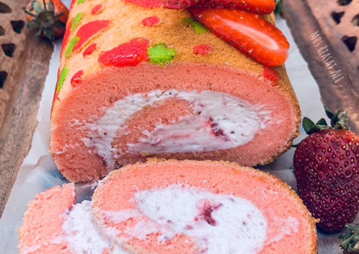 Three layer Strawberry ðŸ“ Swiss roll
