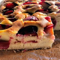 A picture of Plum sheet cake.