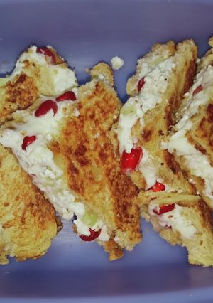 A picture of Paneer and Pomogrenate Sandwiches.