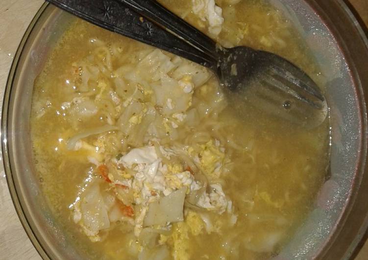 Resep Mi kuah telur sayur yang Enak