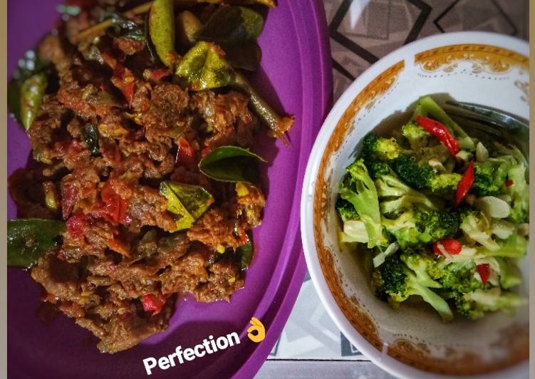 Resep Tumis daging sapi daun jeruk yang Lezat