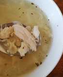 Consomé de pollo
