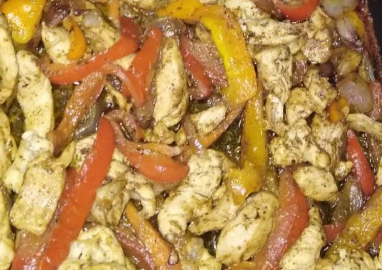 صينيه شرائح الدجاج الرومي مع الخضار