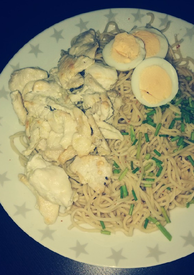 Una foto de Ramen de pollo🍜