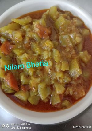 लौकी की सब्जी (Lauki ki sabzi recipe in Hindi) रेसिपी मुख्य फोटो