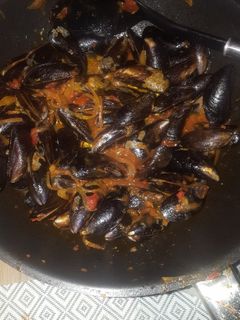 Fekete kagyló olaszosan recept fotója
