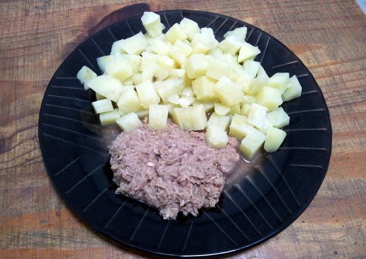 Tuna with potatoes and cream