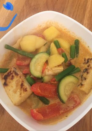 A picture of Easy Mango Tofu Red Thai curry.