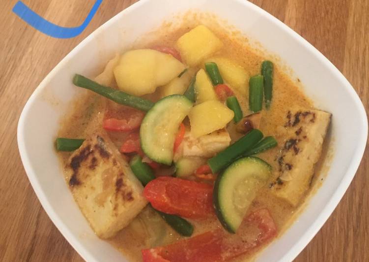 My Favorite Easy Mango Tofu Red Thai curry