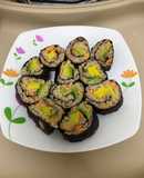 Cơm cuộn cá hồi