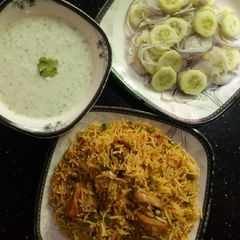A picture of Chicken mtr pulao.