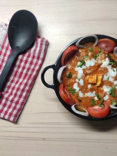 રેડ ગ્રેવી અને વેજ. કડાઈ પનીર (Red Gravy Veg.Kadai Paneer Recipe In Gujarati) રેસીપી મુખ્ય ફોટો