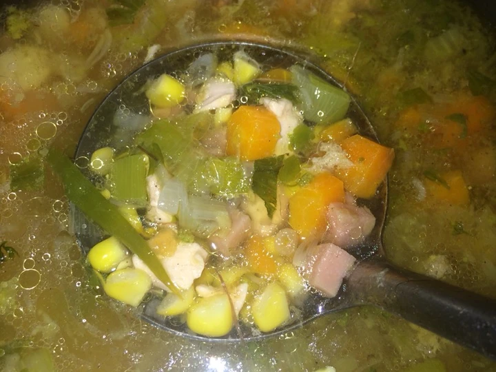 Cara Mudah Menyiapkan Resep Sup warna warni yang Lezat Sekali Anti Ribet, Uenak Banget