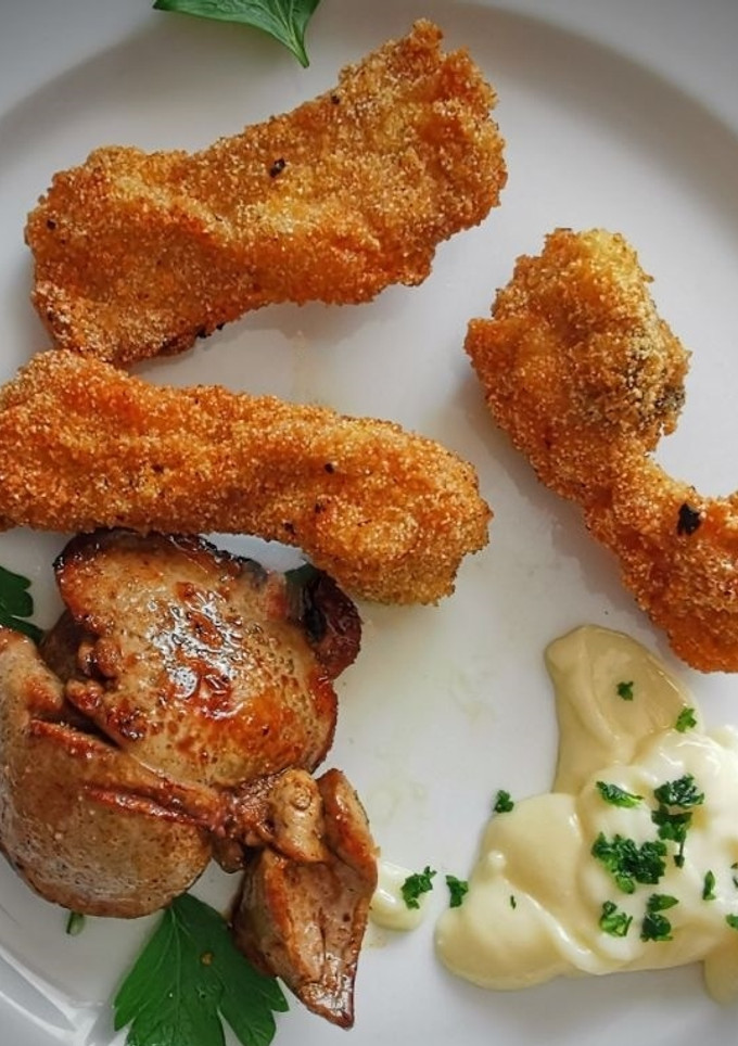 Una foto de Chuletitas de conejo lechal empanadas