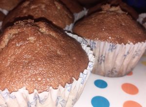 Una foto de Cupcakes o Muffins de chocolate y banana