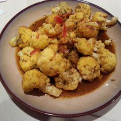 A picture of Cauliflower glazed with lemon and Honey.