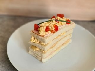 Mille feuilles d'oeufs brouillés 🥪