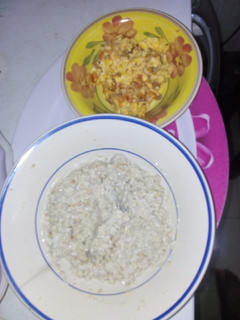 A picture of Oats meal with egg sauce.