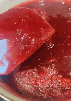 स्ट्रॉबेरी क्रश (Strawberry crush recipe in Hindi) रेसिपी मुख्य फोटो