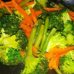 A picture of Steamed mixed vegetables.
