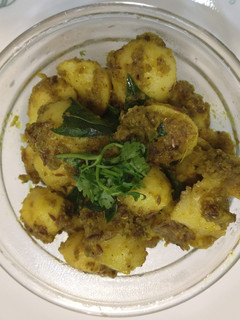 A picture of Dum aloo.