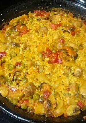 A picture of Paella Mixta (Señoret).