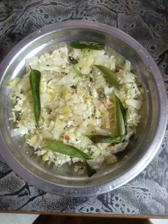முட்டைக்கோஸ் பொரியல் (Muttakosh poriyal recipe in tamil) செய்முறை முக்கிய புகைப்படம்