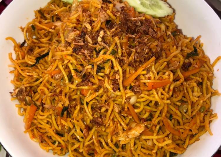 Bagaimana Membuat Mie Goreng Sayur, Enak Banget