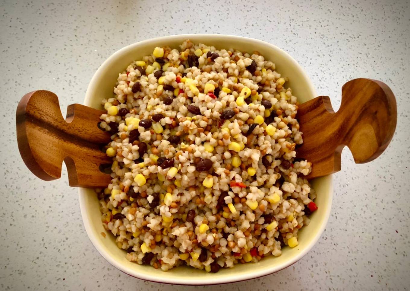 Ensalada de mote con legumbres