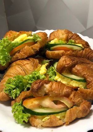 Gambar Breakfast Egg Croissant 🥐