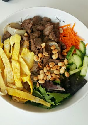 Hình của món Bún thịt bò xào.