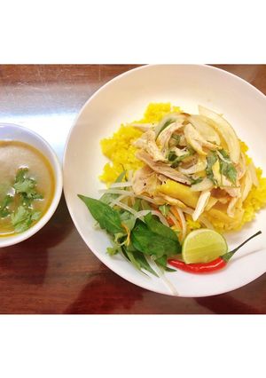 Hình của món Cơm gà Phố Hội.