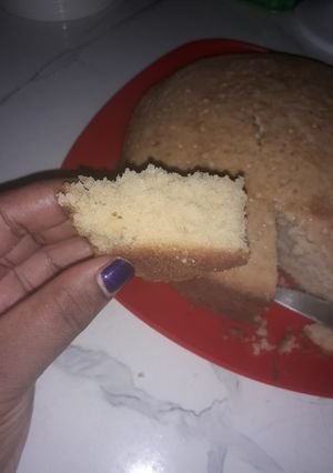 A picture of Moist vanilla delic cake.