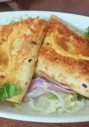 Veg tortilla wrap with chipotale sauce रेसिपी चे मुख्य फोटो 