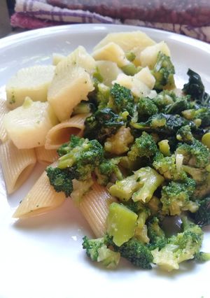 Una foto de Fideos con guarnición -vegetariano