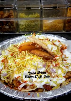 A picture of Aloo Tuk Chat.