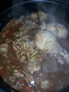 Una foto de Guiso de arroz integral con pollo