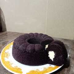 A picture of Bolu Ketan Hitam Keju Lumer.